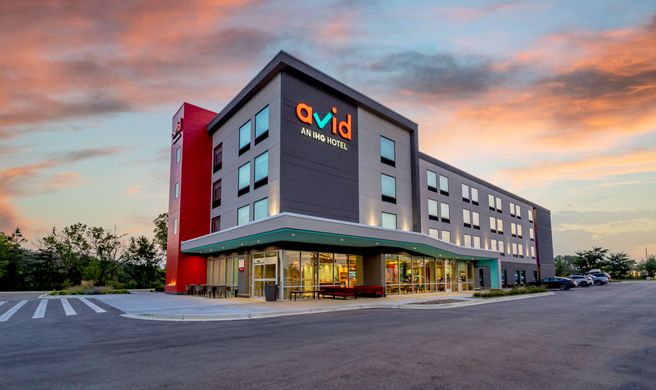avid hotel Milwaukee West-Waukesha Exterior