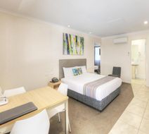 Roma Central Motel Room
