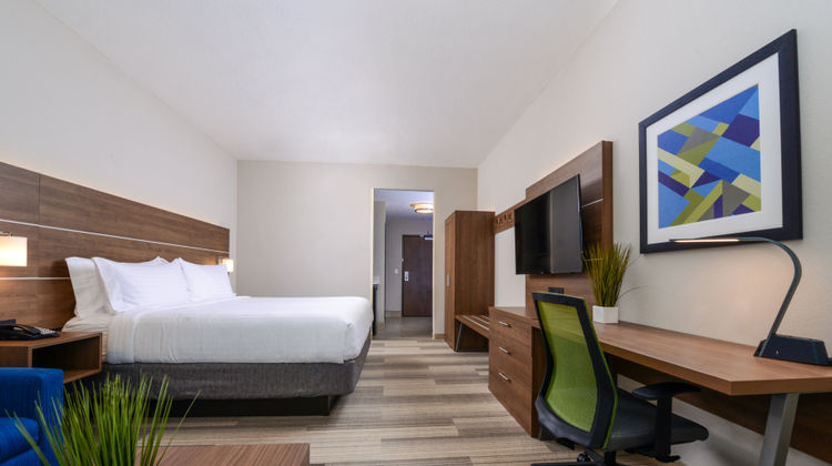 Holiday Inn Express & Suites Wildwood Room