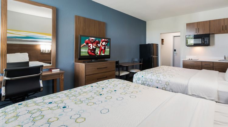 HomeTowne Studios Newport News - Hampton Room