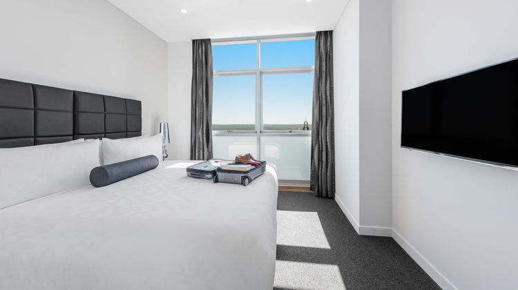 Meriton Suites Chatswood Suite