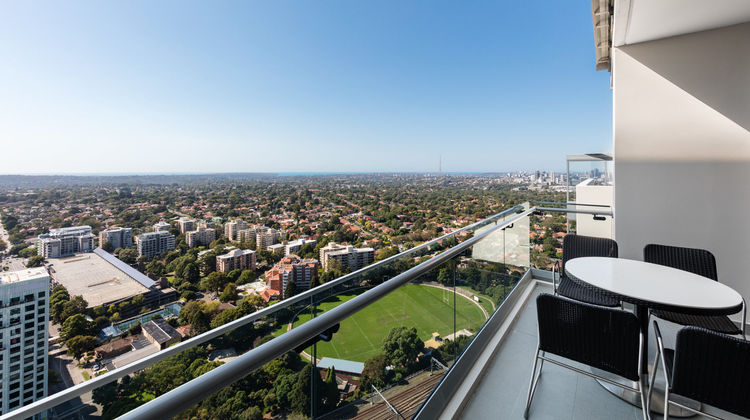 Meriton Suites Chatswood Suite