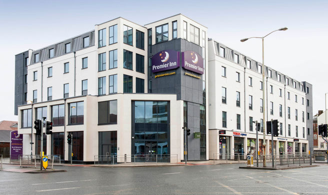 Premier Inn Canterbury City Centre Exterior