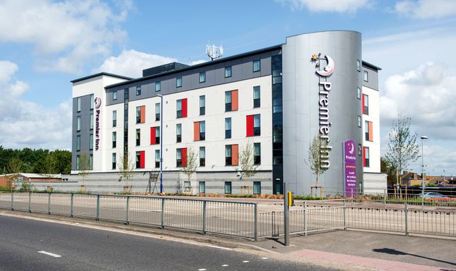 Premier Inn Gillingham Victory Pier Exterior