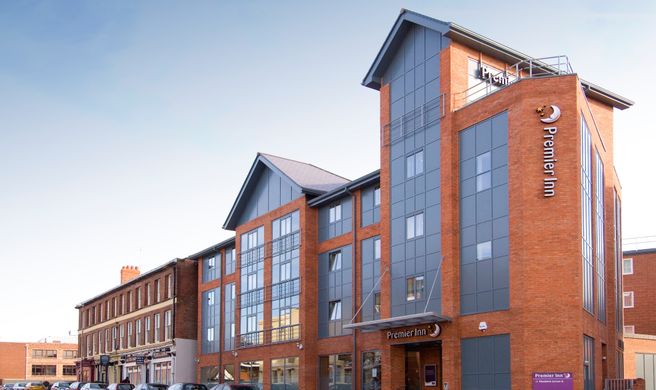 Premier Inn Chester City Centre Exterior