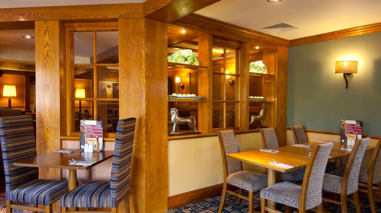 Premier Inn Christchurch / Highcliffe Lobby