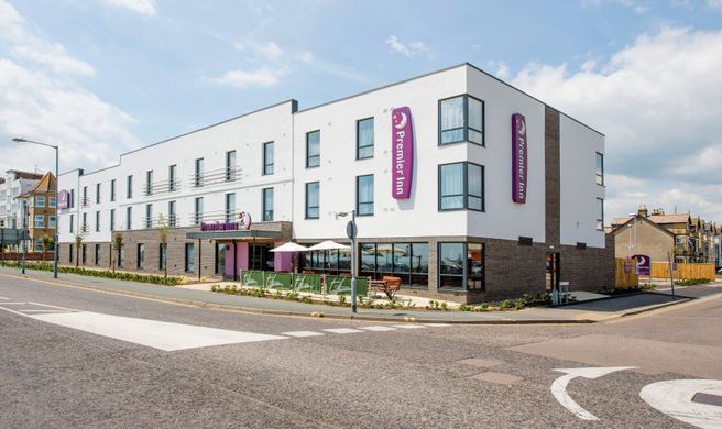Premier Inn Clacton-on-Sea Seafront Exterior