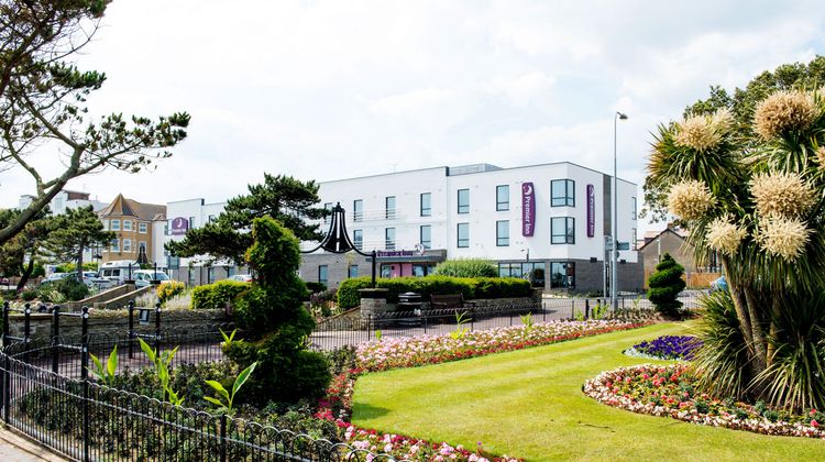 Premier Inn Clacton-on-Sea Seafront Exterior