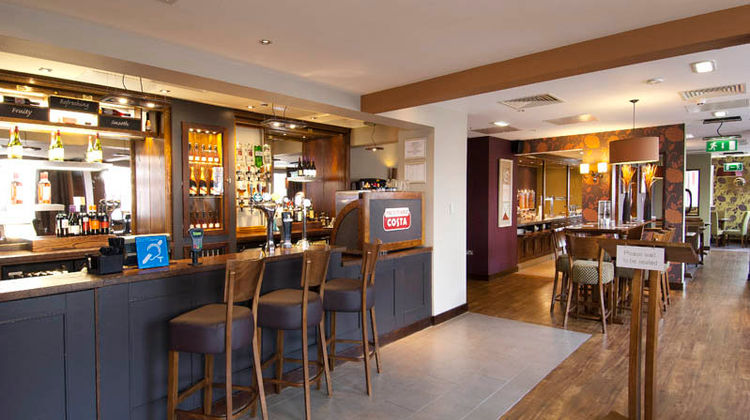 Premier Inn Coventry CC (Earlsdon Park) Lobby