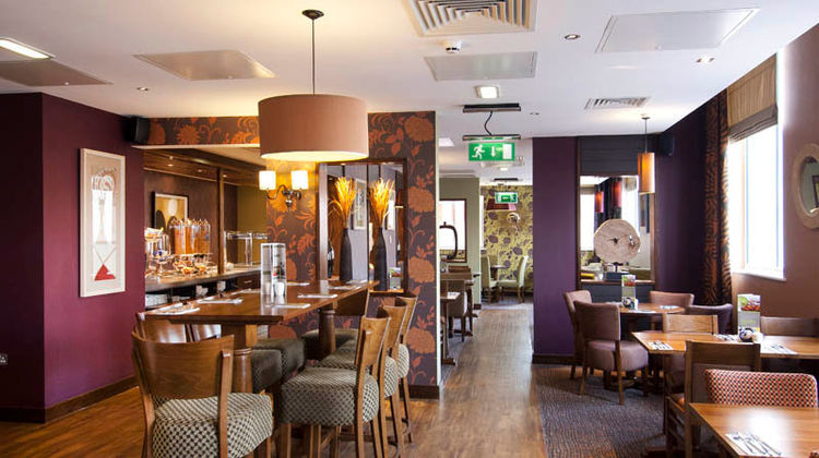 Premier Inn Coventry CC (Earlsdon Park) Lobby