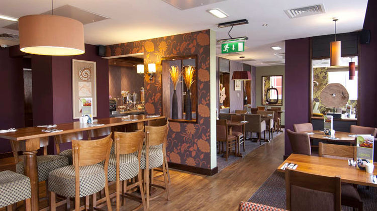 Premier Inn Coventry CC (Earlsdon Park) Lobby