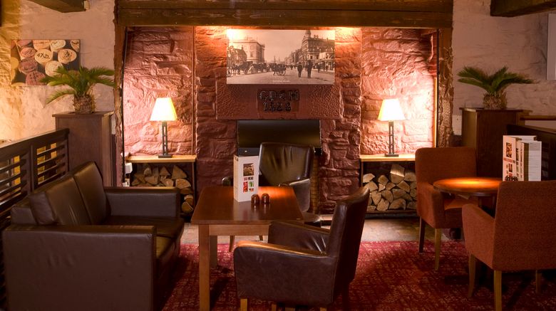 <b>Premier Inn Dundee West Lobby</b>. Images powered by <a href="https://www.leonardoworldwide.com/" title="Leonardo Worldwide" target="_blank">Leonardo</a>.