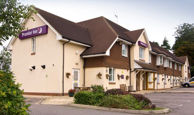 Premier Inn East Grinstead Exterior