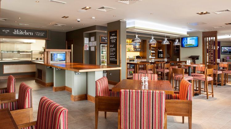 Premier Inn Dudley Town Centre Lobby