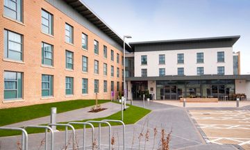Premier Inn Edinburgh Airport (M9,Jct 1)
