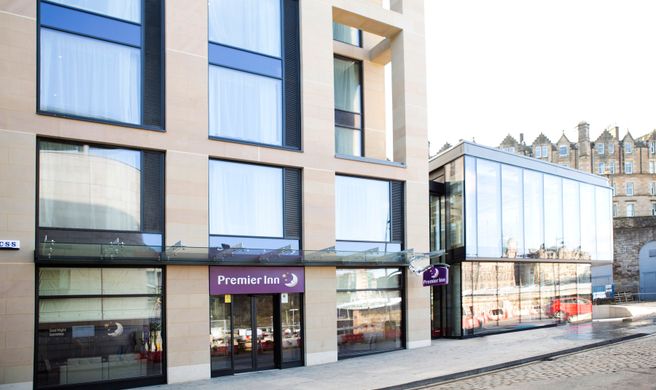Premier Inn Edinburgh Royal Mile Exterior