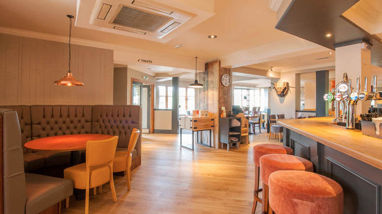 Premier Inn Evesham Lobby