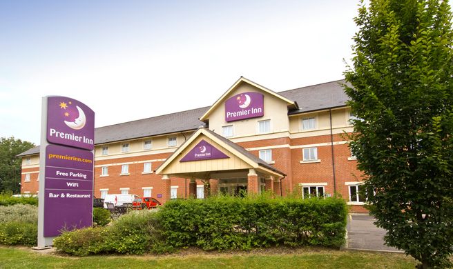 Premier Inn Gatwick Crawley Town West Exterior