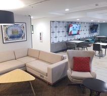 Holiday Inn Hotel & Suites Ann Arbor Lobby