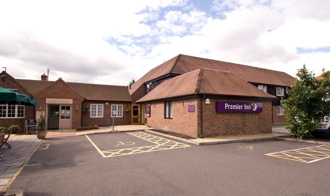 Premier Inn Aylesbury Exterior