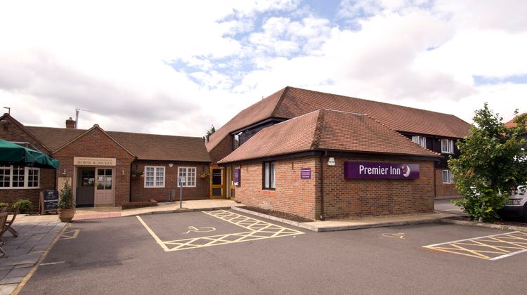 Premier Inn Aylesbury Exterior