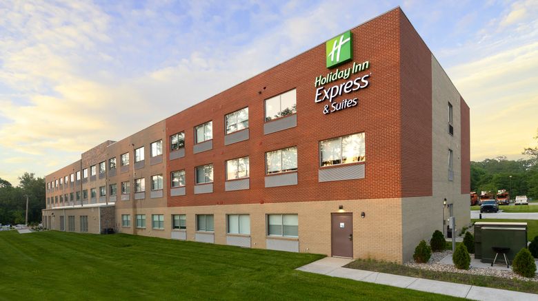 <b>Holiday Inn Express & Suites La Porte Exterior</b>. Images powered by <a href="https://www.leonardoworldwide.com/" title="Leonardo Worldwide" target="_blank">Leonardo</a>.