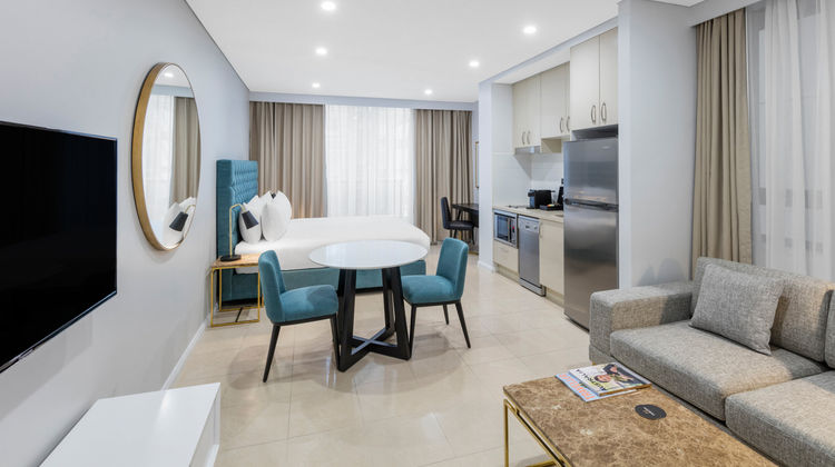 Meriton Suites Pitt Street Suite