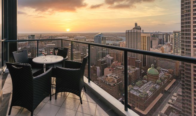 Meriton Suites Pitt Street Suite