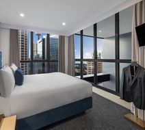 Meriton Suites Pitt Street Suite