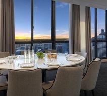 Meriton Suites Pitt Street Suite