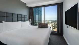 Meriton Suites World Tower