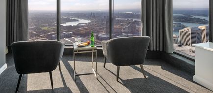 Meriton Suites World Tower Suite