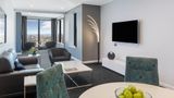 Meriton Suites World Tower Suite