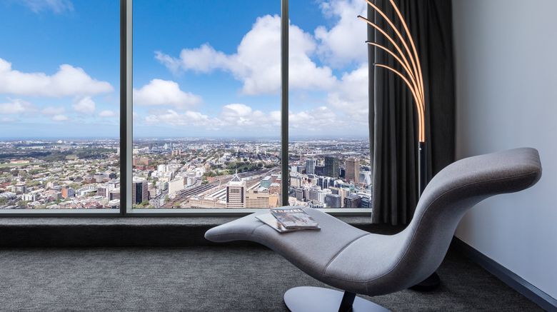 <b>Meriton Suites World Tower Suite</b>. Images powered by <a href="https://www.leonardoworldwide.com/" title="Leonardo Worldwide" target="_blank">Leonardo</a>.