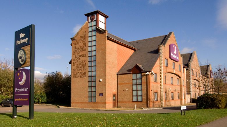 <b>Premier Inn Guildford Central Exterior</b>. Images powered by <a href="https://www.leonardoworldwide.com/" title="Leonardo Worldwide" target="_blank">Leonardo</a>.