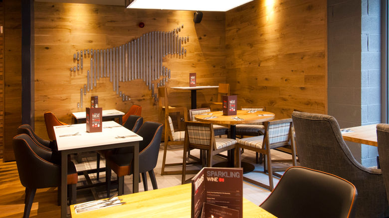<b>Premier Inn Halifax Town Centre Lobby</b>. Images powered by <a href="https://www.leonardoworldwide.com/" title="Leonardo Worldwide" target="_blank">Leonardo</a>.