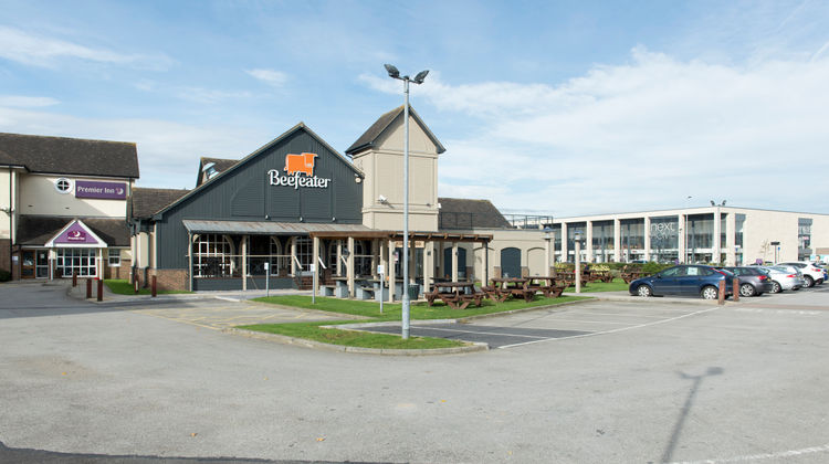 Premier Inn Hull North Exterior
