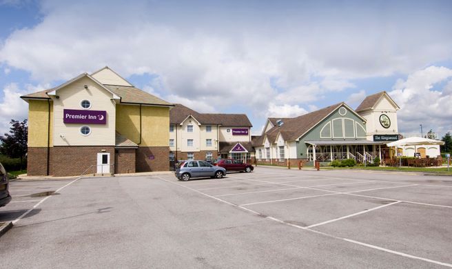 Premier Inn Hull North Exterior