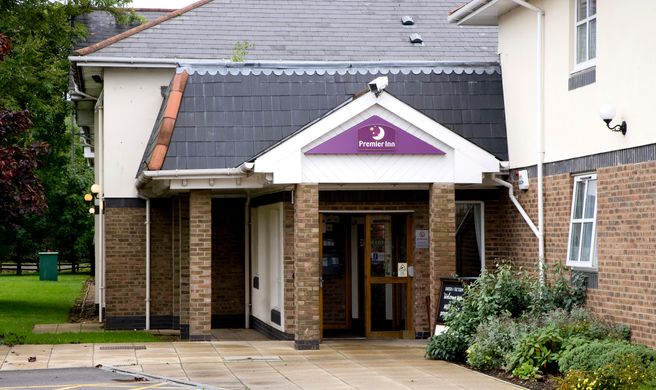 Premier Inn Lincoln (Canwick) Exterior
