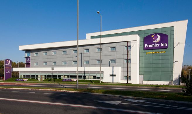 Premier Inn Liverpool JohnLennon Airport Exterior