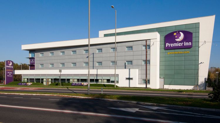 Premier Inn Liverpool JohnLennon Airport Exterior