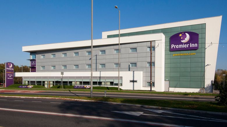Premier Inn Liverpool JohnLennon Airport Exterior. Images powered by <a href="https://www.leonardoworldwide.com" target="_blank" rel="noopener">Leonardo</a>.