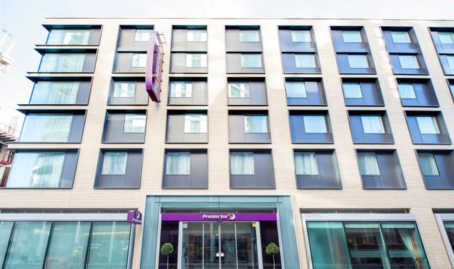 Premier Inn London City Aldgate Exterior
