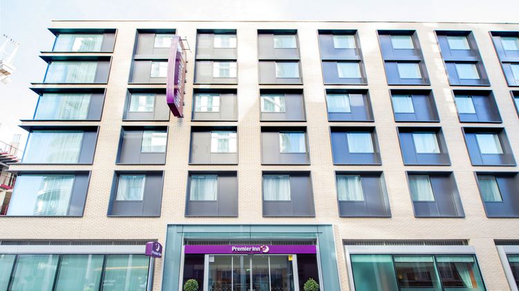 Premier Inn London City Aldgate Exterior