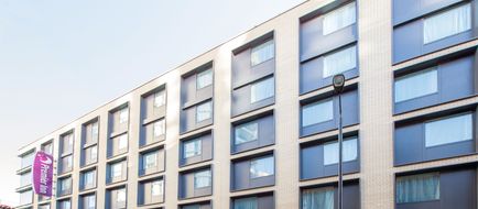 Premier Inn London City Aldgate Exterior