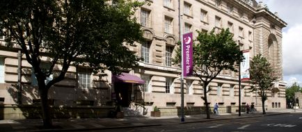 Premier Inn London County Hall Exterior