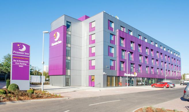 Premier Inn London Edmonton Exterior