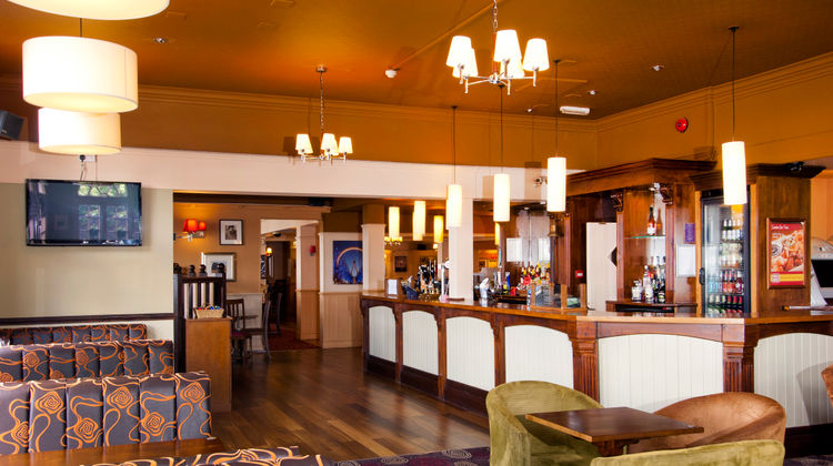Premier Inn London Greenford Lobby