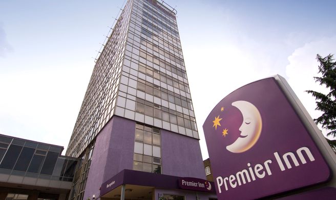 Premier Inn London Hammersmith Exterior