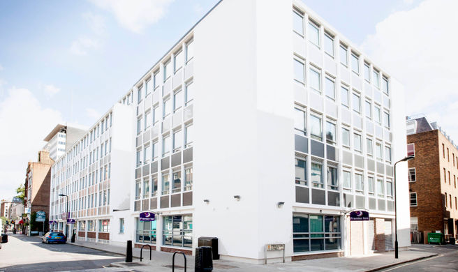 Premier Inn London Holborn Exterior